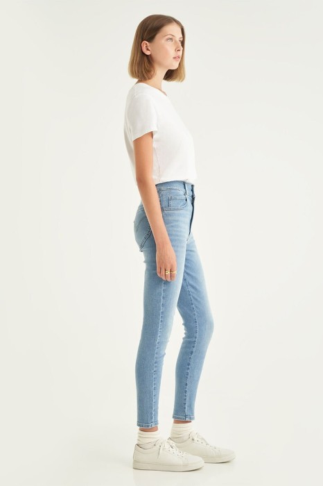 acf6b708632728dc177eadcc6e308d1d.jpg