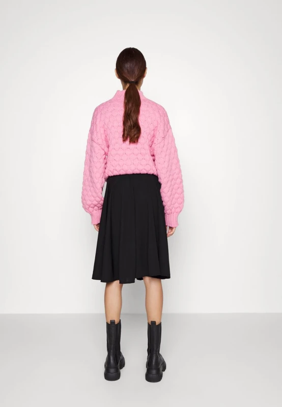 f5d69bfab10572ab2c8d0aa2ad778b85.jpg