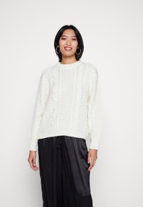fdd4d058a47667ae9472ae87c76ef4e8.jpg