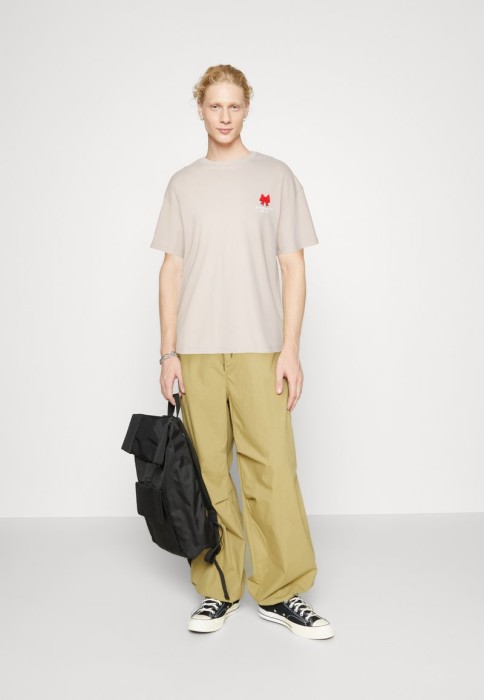 63997f43b85f03e8f0f981fc1e617966.jpg
