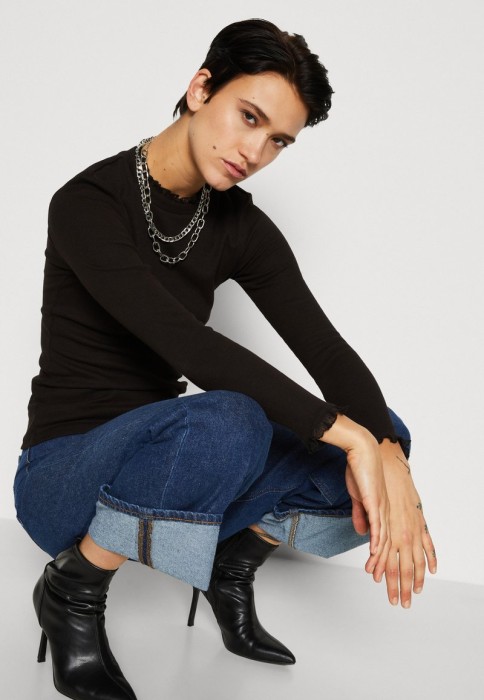 807add5f7a98ed674ec1c657a73264e4.jpg