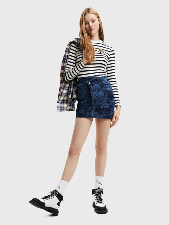 8e284c13288058748b0d4a0a5a8a2b19.webp