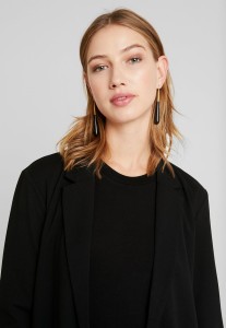 6d2a5f3060e7514a9ac62f11d58684e8.jpg