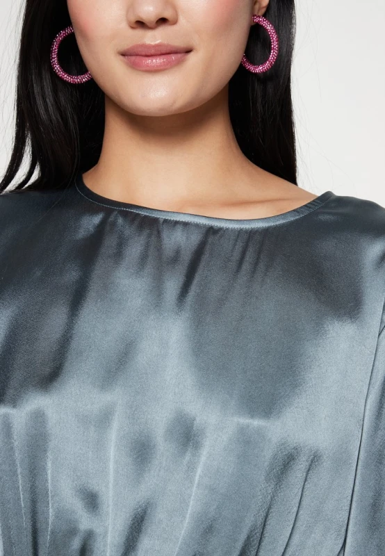 250f18f7cdbbebb3154f6d469ce6e348.jpg