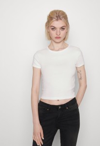 61eea551fa9cc4369a68ef968b9205a4.jpg
